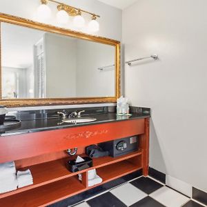 Kamer met een Queen Size Bed